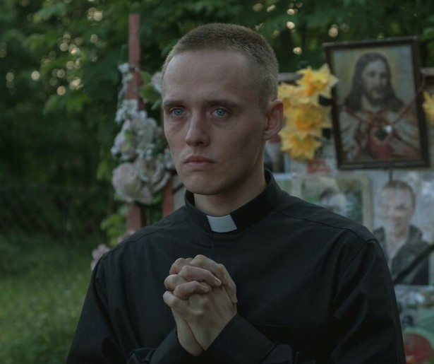 Bartosz Bielenia bedriegt een heel dorp in Corpus Christi