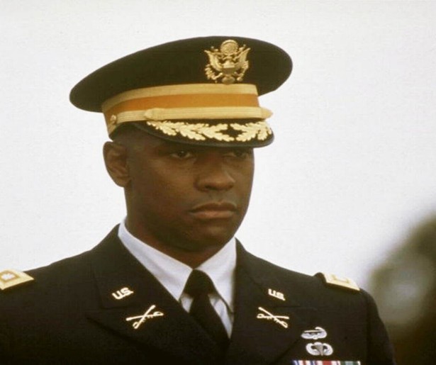Denzel Washington wil de waarheid boven tafel in Courage Under Fire