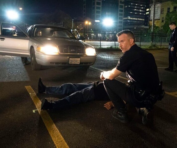 Thomas Jane opent de klopjacht in Crown Vic