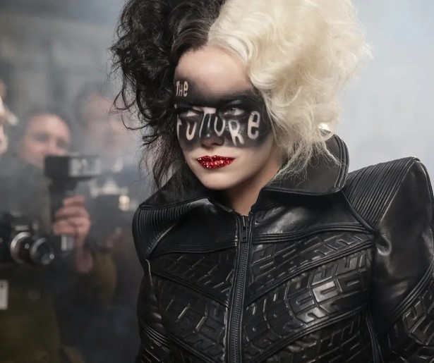 Emma Stone groeit uit tot de beroemde schurk Cruella