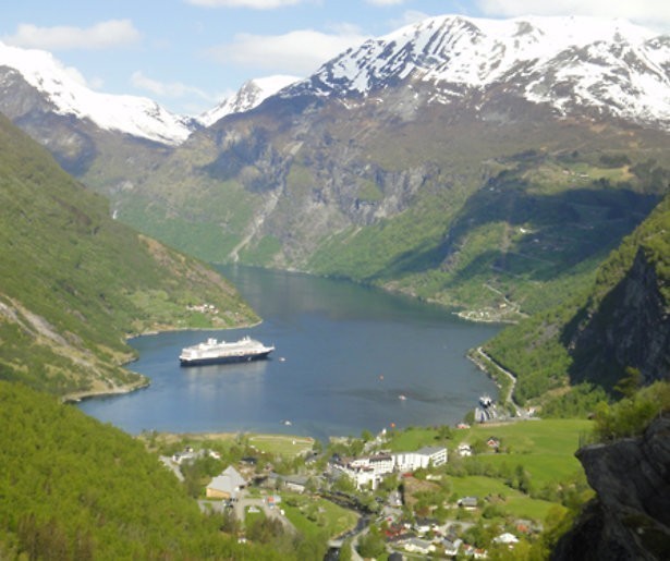 Stem en win een 8-daagse cruise naar de Noorse fjorden met Holland America Line!