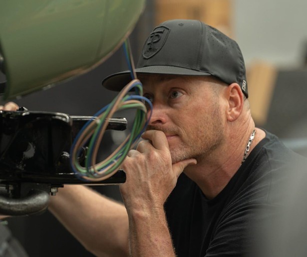 Tommy Pike restaureert bijzondere auto's in Custom Carolina