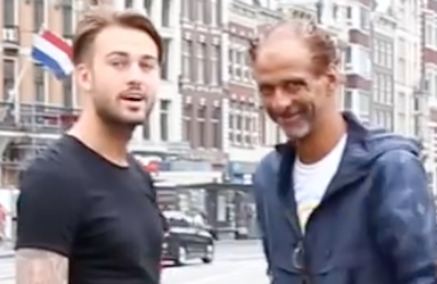 Videosnack: Dave en Donny zetten zwerver in het zonnetje