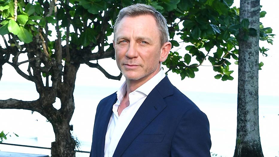 James Bond onder het mes vanwege enkelkwetsuur James Bond onder het mes vanwege enkelkwetsuur