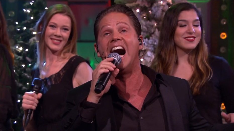 Videosnack: The Christmas Show medley bij RTL Late Night Videosnack: The Christmas Show medley bij RTL Late Night