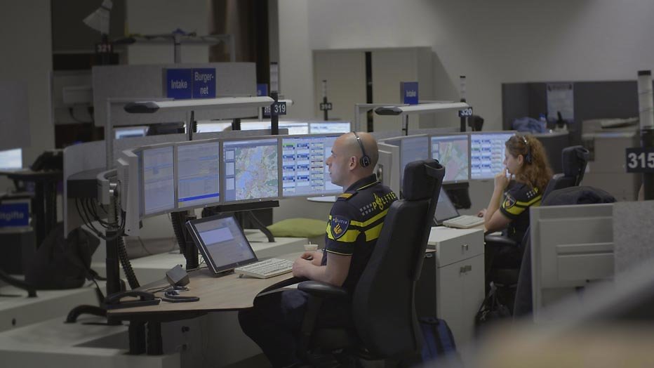 Videosnack: Een vieze buurman in De Noodcentrale 