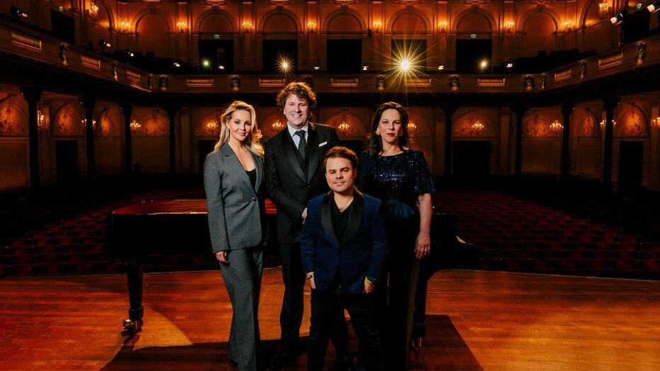 Chantal Janzen en de rest