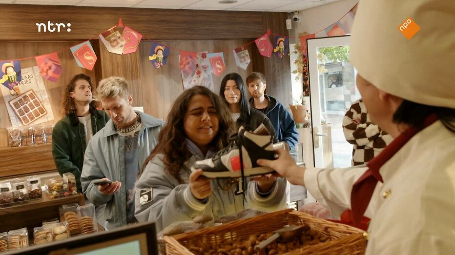 Numidia, Chef Special & Rondé in Het Sinterklaasjournaal Numidia, Chef Special & Rondé in Het Sinterklaasjournaal
