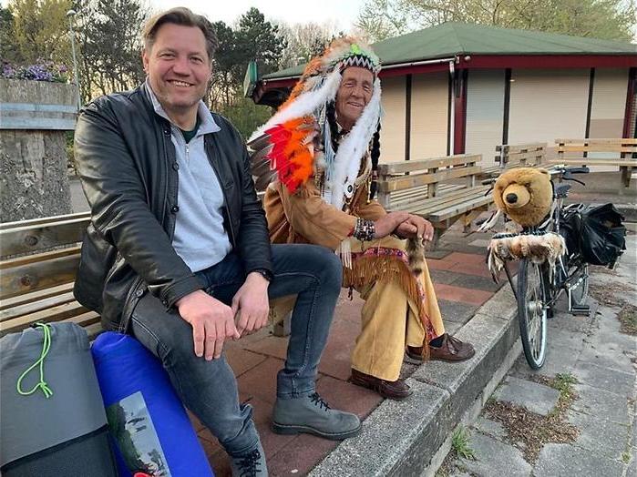 Zij doen het anders in Dennis en de vrije geesten