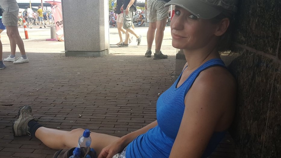 Dionne Stax volbrengt loodzware Vierdaagse-dag: Als een kind zo blij Dionne Stax volbrengt loodzware Vierdaagse-dag: Als een kind zo blij