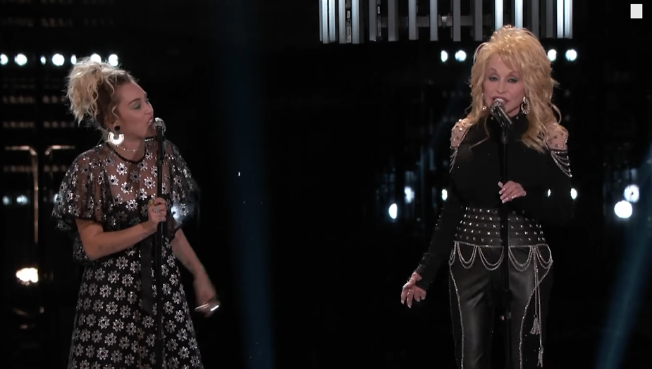 Videosnack: Dolly Parton zingt Jolene met Miley en Pentatonix