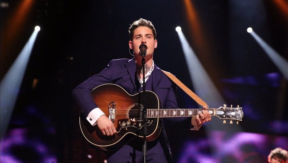BN'ers feliciteren Douwe Bob met finaleplaats BN'ers feliciteren Douwe Bob met finaleplaats