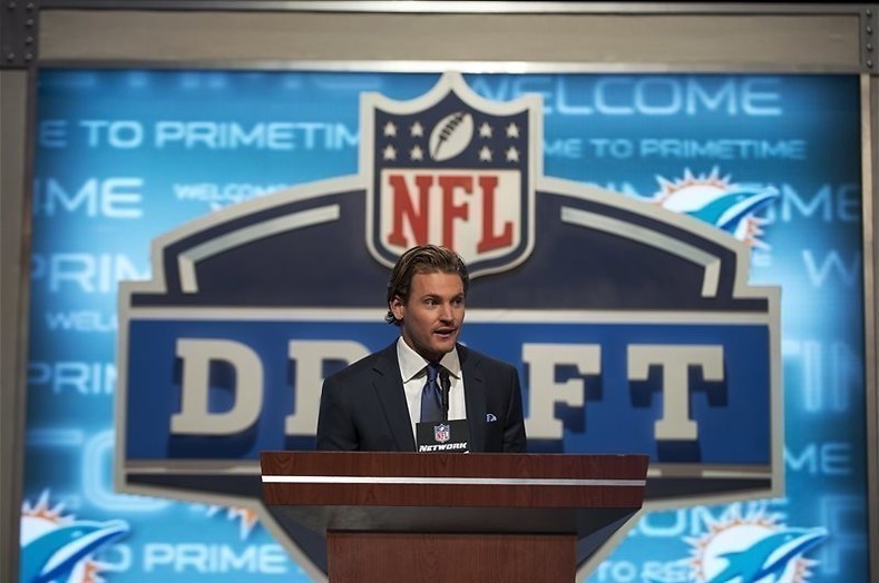 Kevin Costner managet een footballteam Kevin Costner managet een footballteam