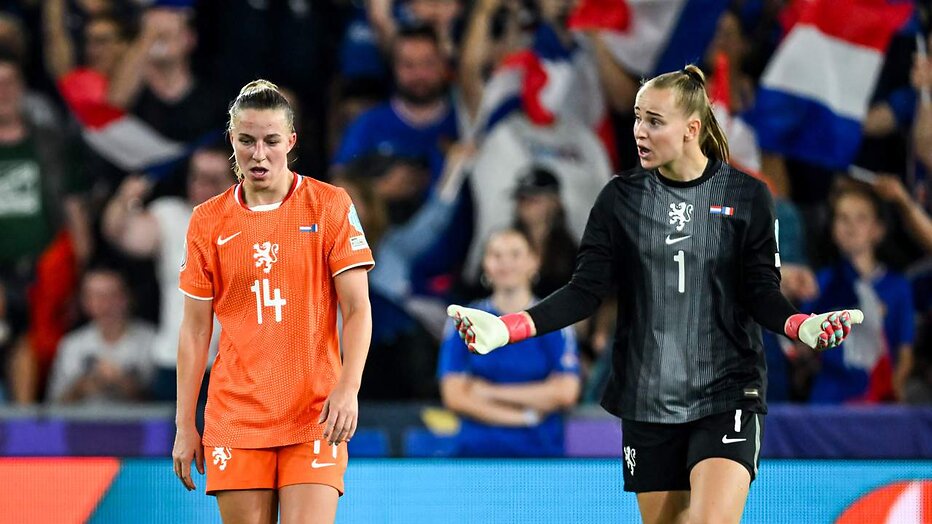 Daphne van Domselaar met Jackie van Groenen