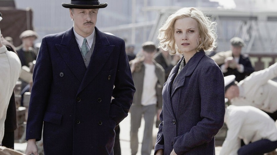 Sylvia Hoeks en Daan Schuurmans in De Bende van Oss Sylvia Hoeks en Daan Schuurmans in De Bende van Oss
