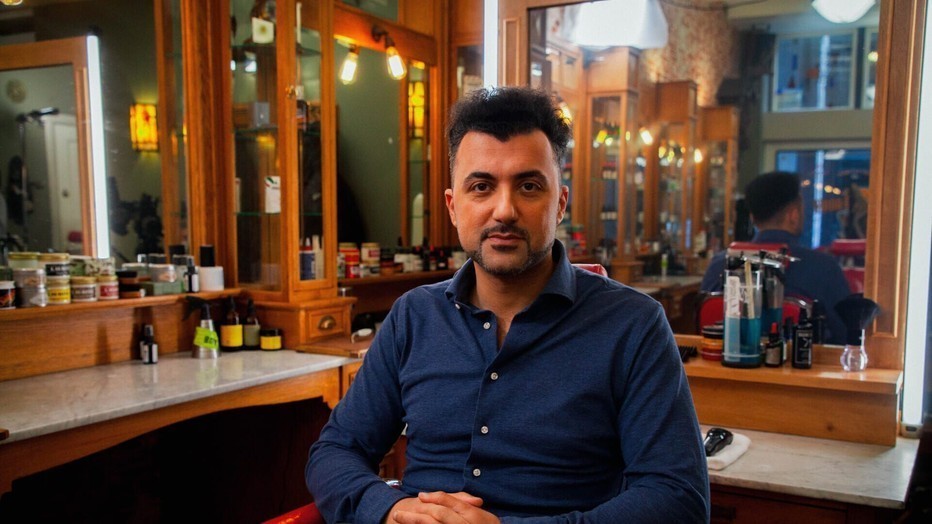 Özcan Akyol in De Geknipte Gast