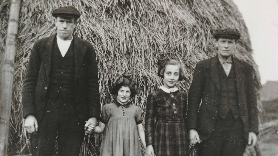 Still uit De Kinderen van de Jodenboerderij