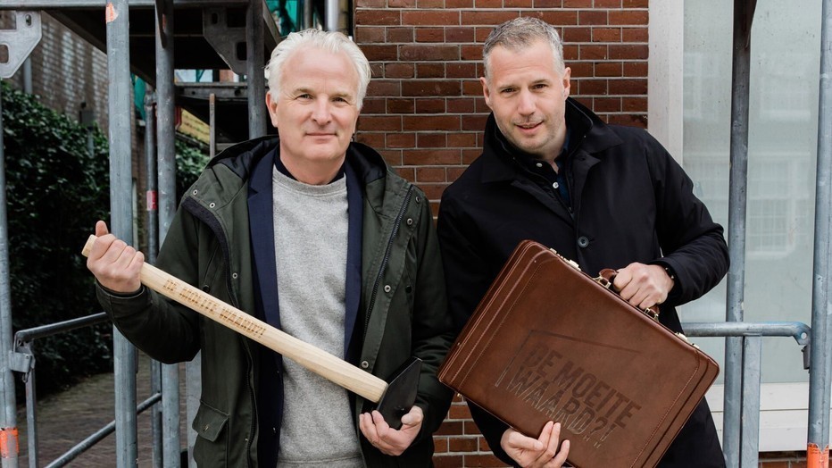 Bob Sikkes en Tijl Beckand in De Moeite Waard?!