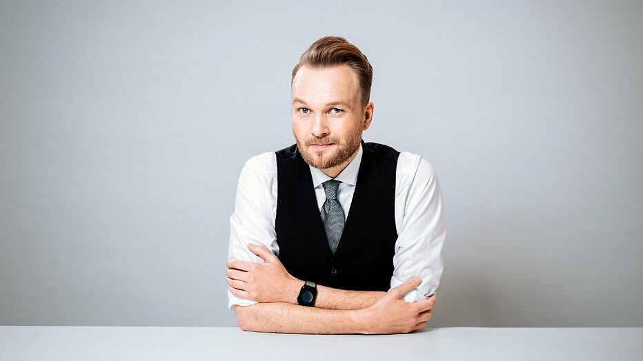 Arjen Lubach voor De Avondshow met Arjen Lubach Arjen Lubach voor De Avondshow met Arjen Lubach
