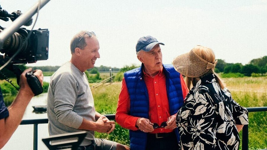 Janny en André met Edwin Evers in Denkend aan Holland