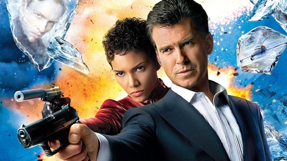 Halle Berry en Pierce Brosnan in Die Another Day