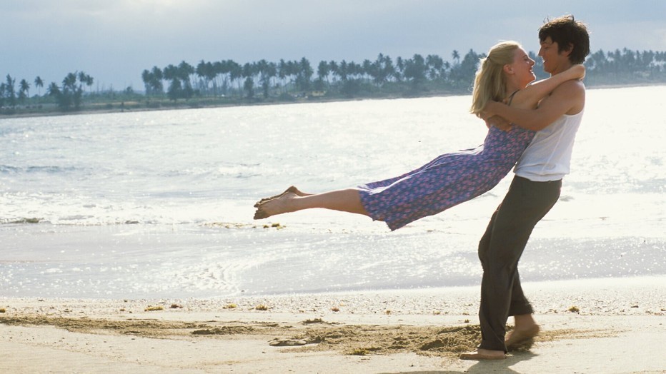 Romola Garai en Diego Luna in Dirty Dancing: Havana Nights Romola Garai en Diego Luna in Dirty Dancing: Havana Nights