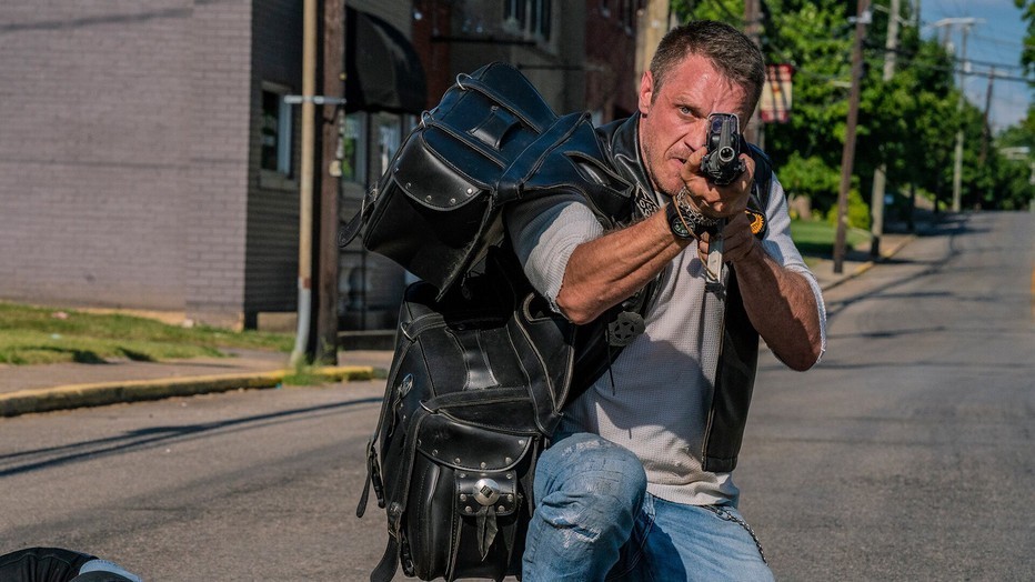 Still uit Disturbing the Peace