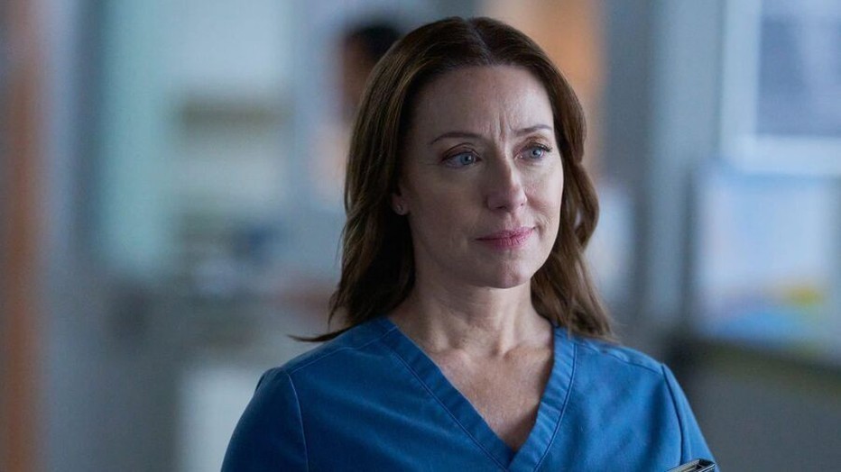 Molly Parker als Dr. Amy Larsen in Doc
