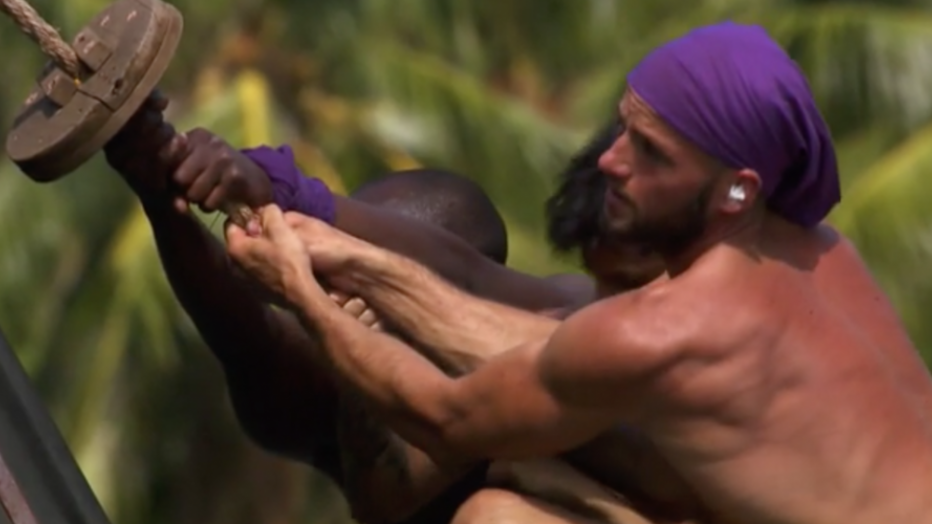Dit is de reden dat Donny Roelvink watjes draagt in Expeditie Robinson Dit is de reden dat Donny Roelvink watjes draagt in Expeditie Robinson