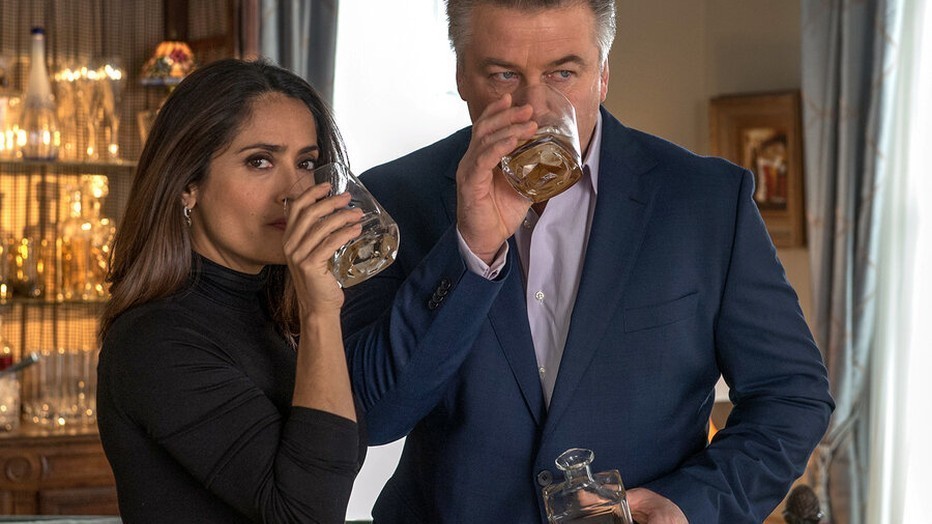 Selma Hayek en Alec Baldwin in Drunk Parents