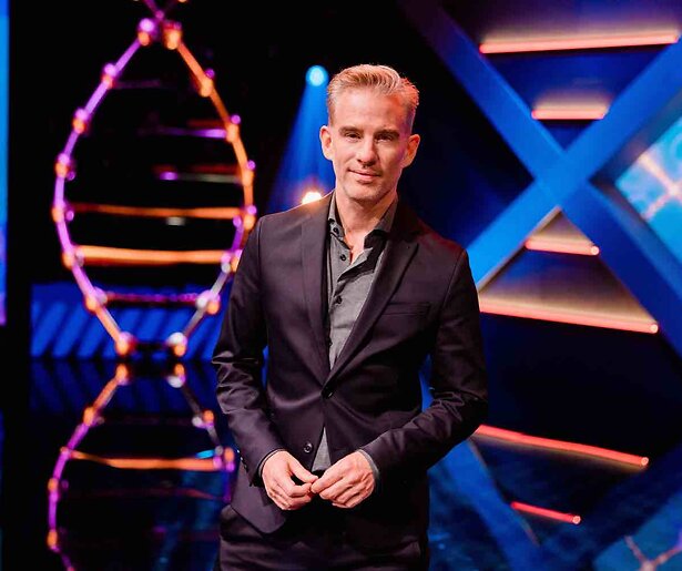 Art Rooijakkers heeft een nieuwe vriendin