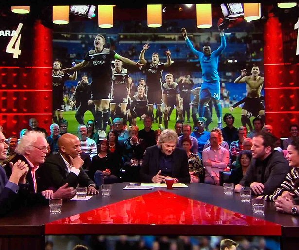 De TV van gisteren: 1,3 miljoen voor DWDD met omstreden Ajax-eerbetoon 