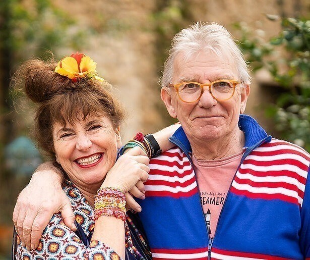 Debbie brengt een ode aan haar vader in de slotaflevering van Daar Gaan Ze Weer