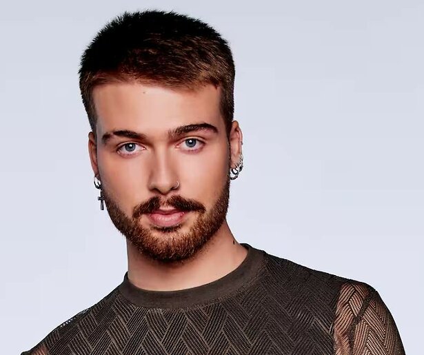 Hij was ooit de winnaar van The Voice en nu is Dani van Velthoven verloofd