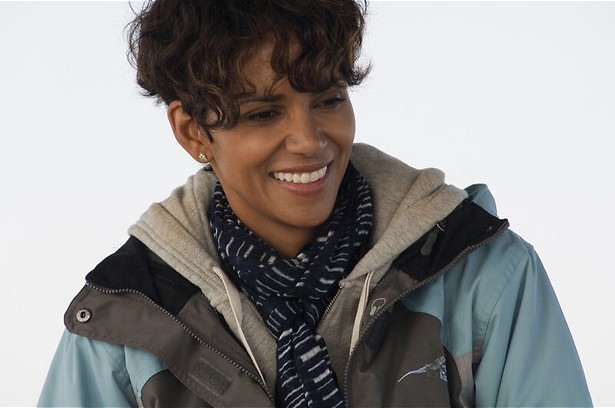 Halle Berry is bang voor haaien