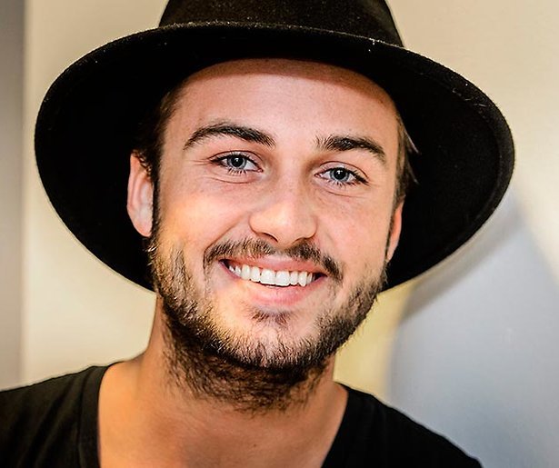 Melissa Pach in Mag Ik Je Tieten Zien?