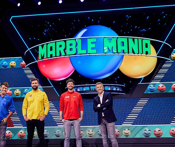 Nick & Simon en Kees Tol gaan knikkerstrijd met elkaar aan