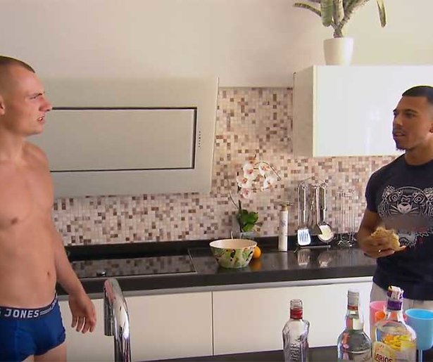 Videosnack: Regi uit De Villa slaat teveel vieze praat uit