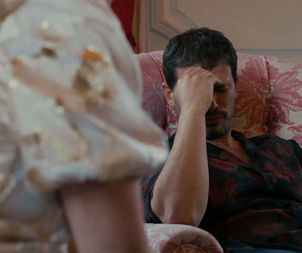 De TV van gisteren: kijkers gieren om overdreven acteerwerk van Geza Weisz in halve finale De Verraders