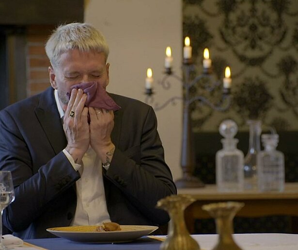 Eetproef duikt op in De Verraders: 'Luxe Expeditie Robinson'