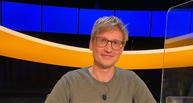 Verslaggever Bram Douwes is de nieuwe uitdager in De slimste mens