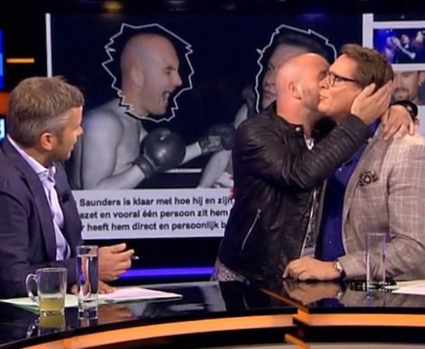 Dean Saunders zegt sorry tegen Albert Verlinde na bedreiging