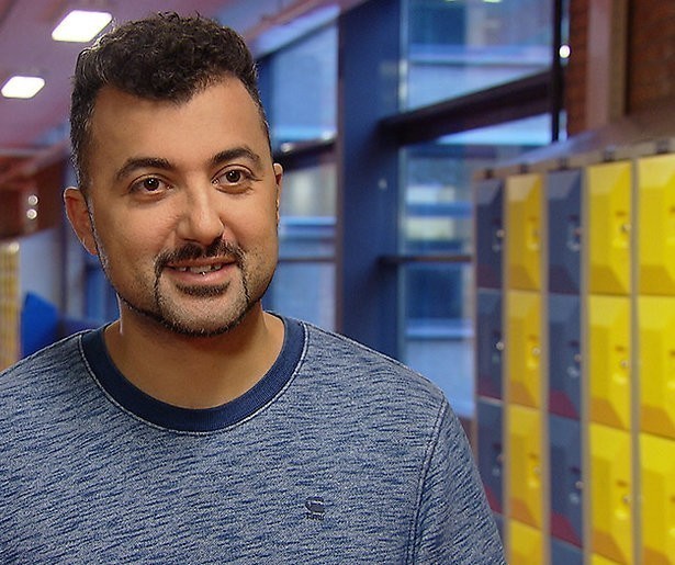 Özcan Akyol maakt nieuw interviewprogramma 