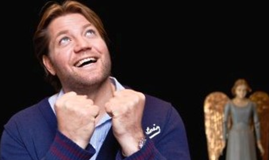 EO zendt Dennis van der Geest met PVV-aanhangers naar vluchtelingenkampen