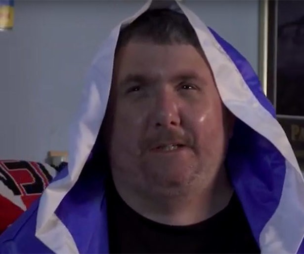 Videosnack: Dennis The Sledgehammer in Man Bijt Hond