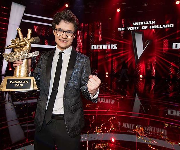 Dennis van The Voice of Holland vanavond bij RTL Late Night