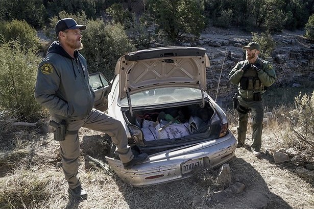Verlaten auto tijdens bosbrand