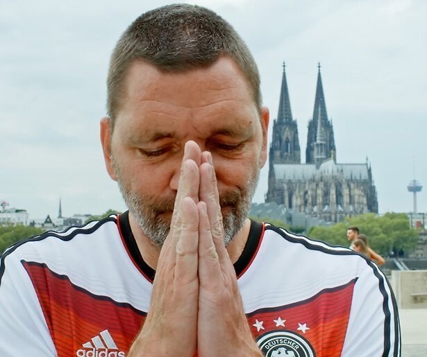 De TV van gisteren: magere start voor Der Theo na commotie over Theo Maassen