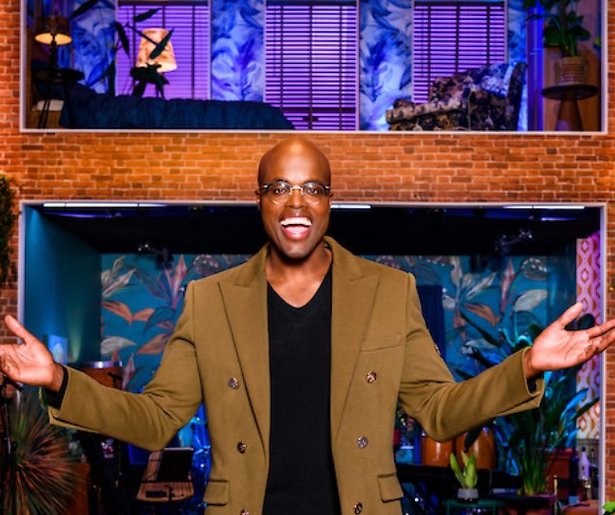 Jandino Asporaat ‘wint’ TV Knol met Dino’s bezorgservice