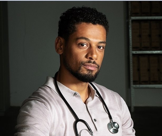 GTST-ster Kiefer Zwart over duistere Videolandserie Dokter Roman